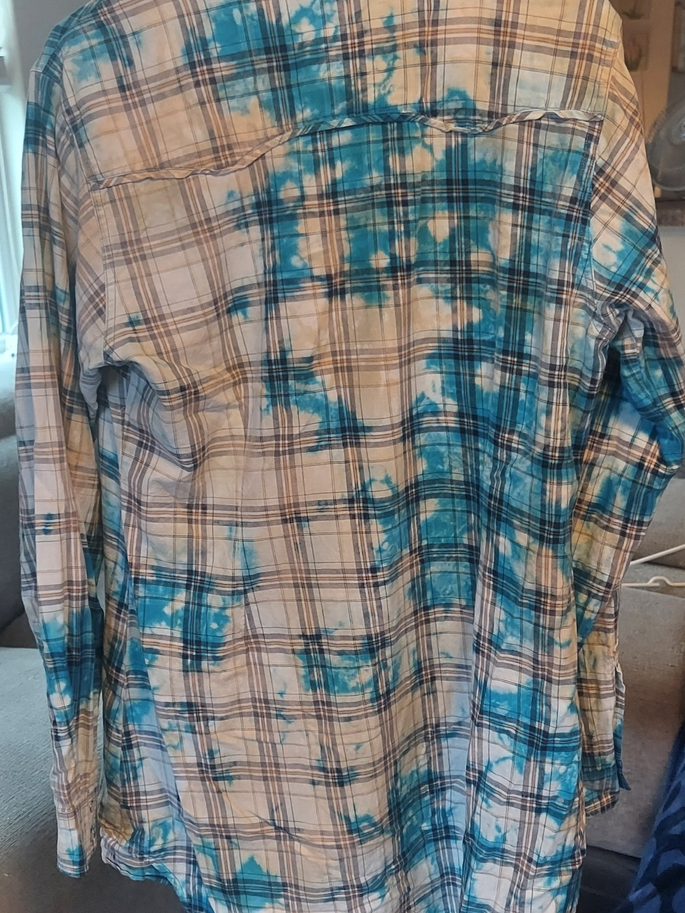 Women’s Blue Plaid Long-Sleeve Shirt with Studded Pockets - Picture 3 of 3